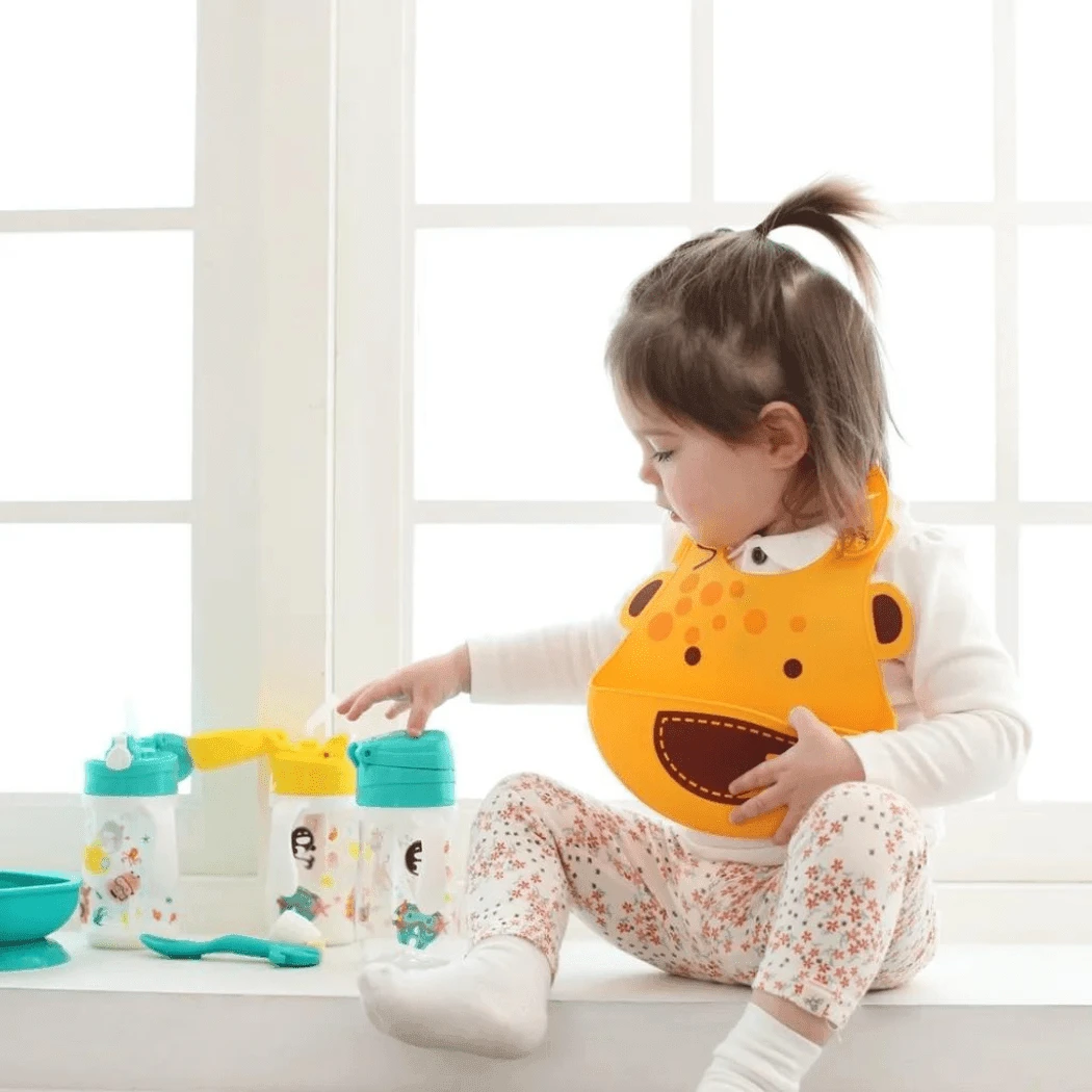 Marcus & Marcus-Tritan Straw Drink Bottle 10 Marcus & Marcus-Tritan Straw Drink Bottle - Image 8