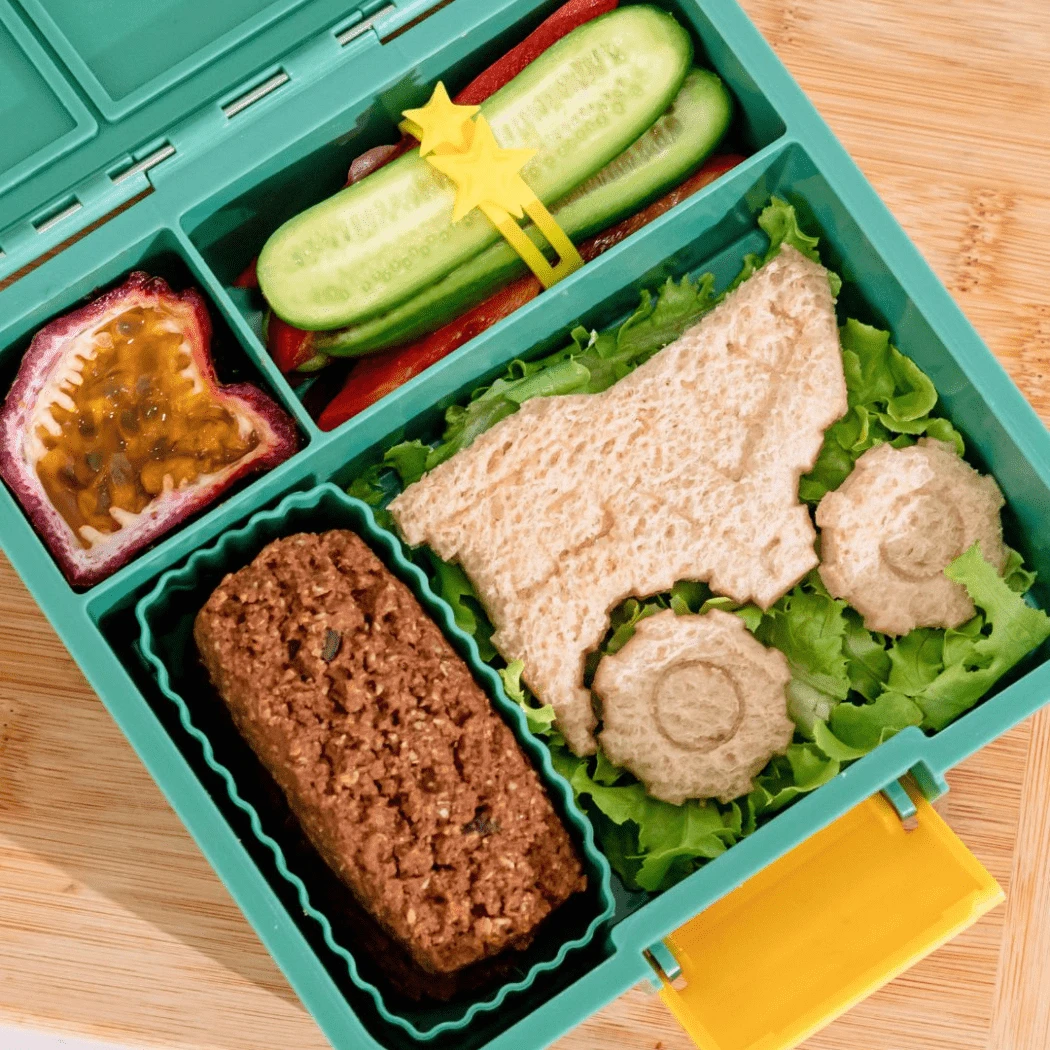 MONTII.CO Lunch Punch Sandwich Cutters | Construction 9 MONTII.CO Lunch Punch Sandwich Cutters | Construction - Image 7