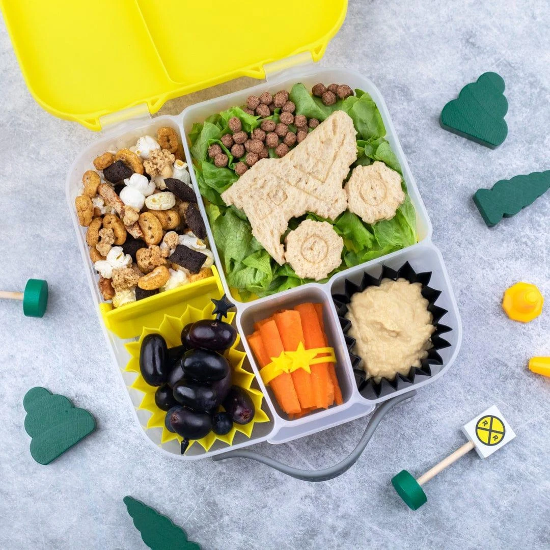 MONTII.CO Lunch Punch Sandwich Cutters | Construction 11 MONTII.CO Lunch Punch Sandwich Cutters | Construction - Image 9