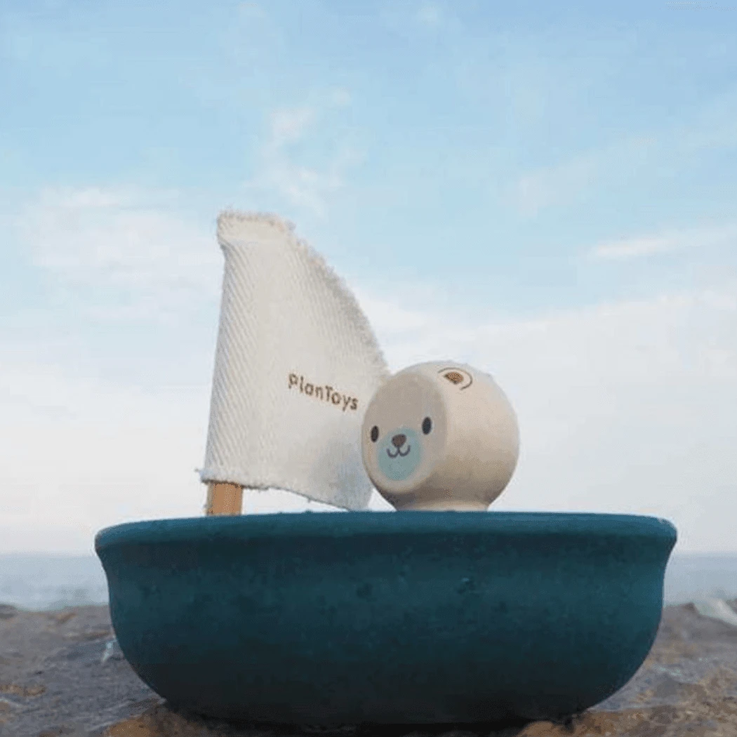 Plan Toys Sailing Boat - Polar Bear 7 Plan Toys Sailing Boat - Polar Bear - Image 5